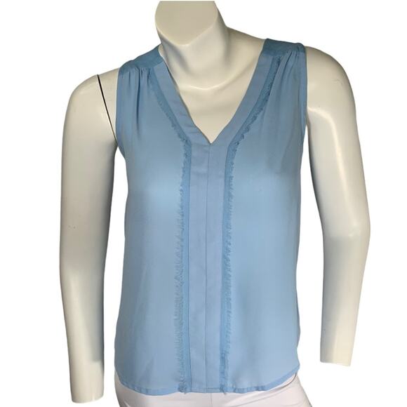 Q & A XSP v Neck sleeveless blouse blue ruffle - Picture 1 of 6